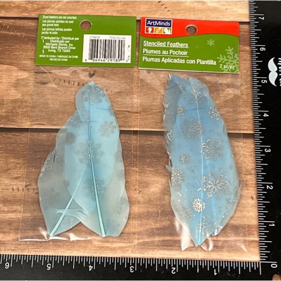 ArtMinds BLUE SNOWFLAKE Stenciled Feathers 3 PACKS 279692 HOLIDAY - Picture 2 of 3